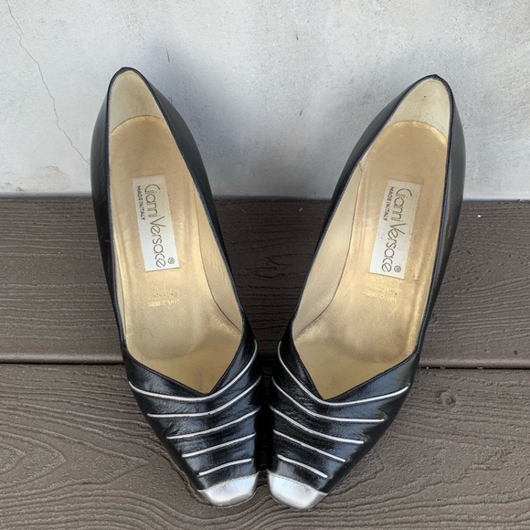 Vintage Gianni Versace Pumps - Picture 2 of 3